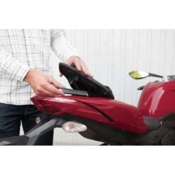 Invoxia GPS Tracker: Compact, Long-Life Tracking Without A SIM Card -Electronics Store trackers invoxia tracker no need to sim card roadie an autonomous gps device uses low power networks to locate people or belongi 6